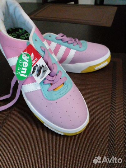Кроссовки Adidas