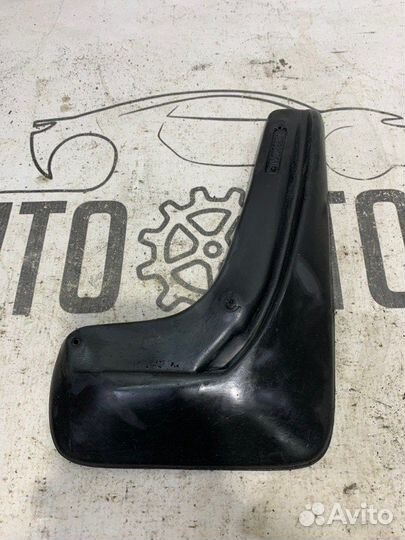 Брызговик задний правый Volkswagen Polo sedan