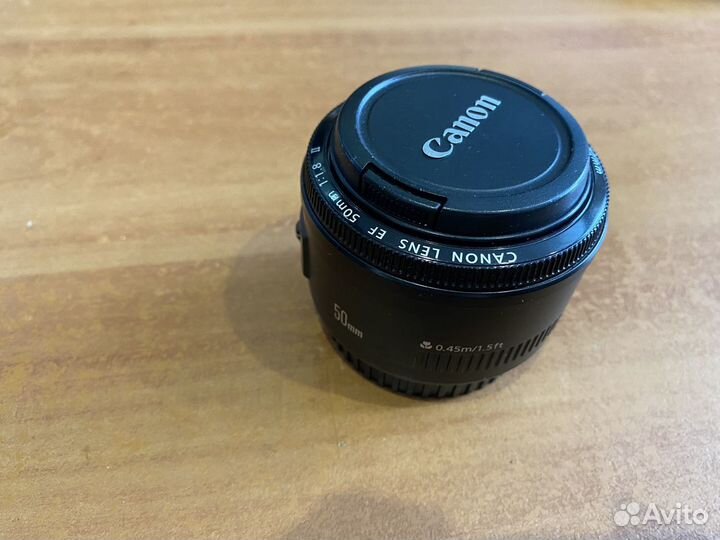 Объектив Canon EF 50mm f/1.8