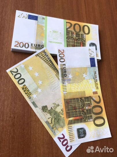 1 пачка купюр номинал 200 Евро Реквизит
