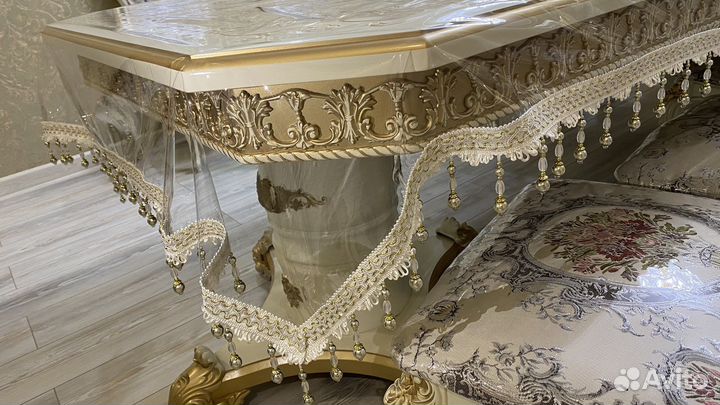 Скатерть прозрачная с бусами