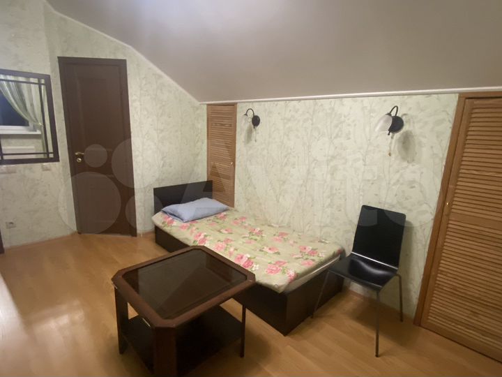 Комната 100 м² в 3-к., 2/3 эт.