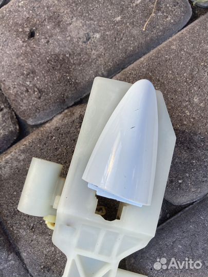 Уголок задней левой ручки двери kia rio 3