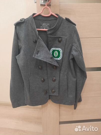 Продам школьный жакет