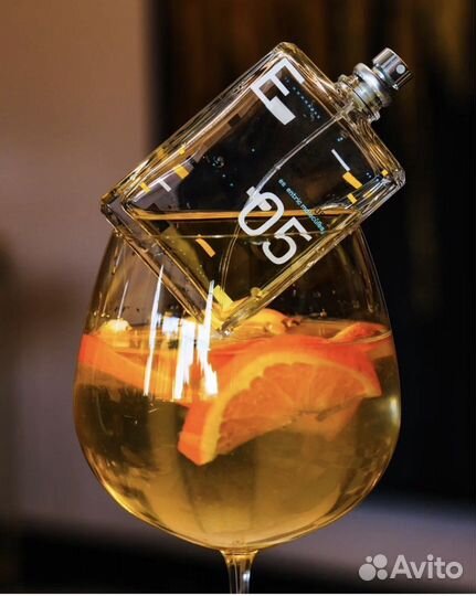 Escentric molecules 05