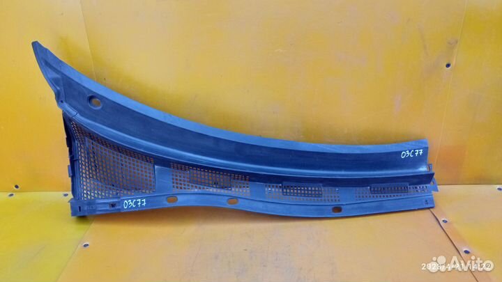 Жабо дворников для Mazda 3 2003-2009