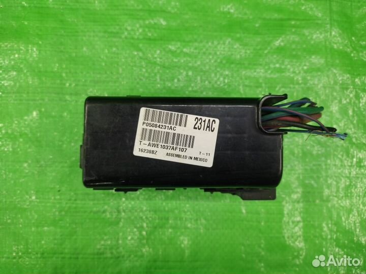 Блок реле под крыло 05084231AB Dodge Caliber 06-11