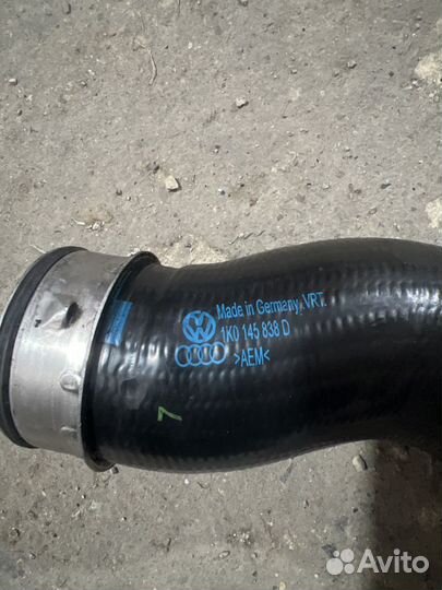 Патрубок интеркулера VW Passat B6 2.0tdi