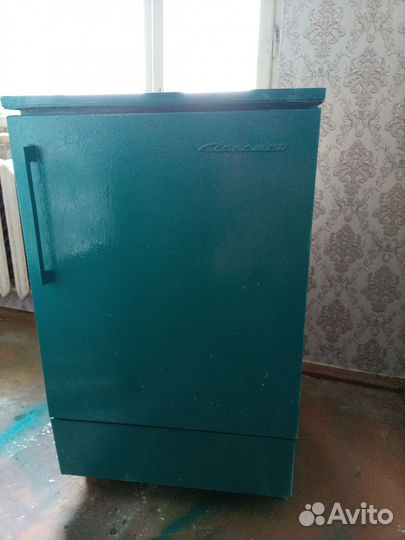 Винтажный холодильник СССР