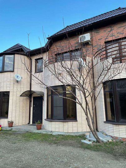 Таунхаус 90 м² на участке 8 сот.