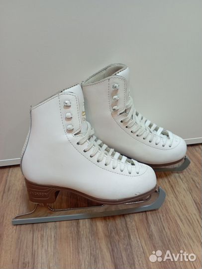 Продам коньки jackson artiste фигурное катание