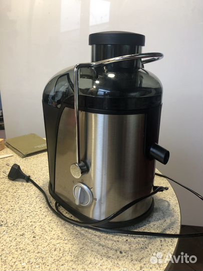 Соковыжималка центробежная Smile Je2305