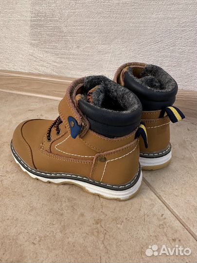 Ботинки для мальчика 24