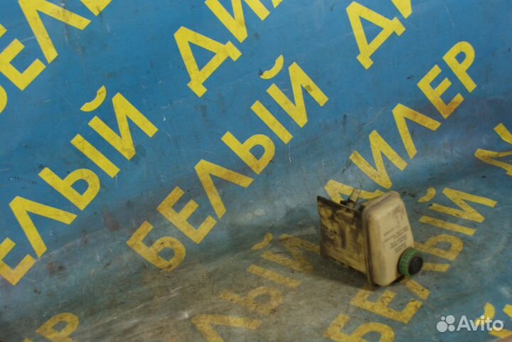 Бачок гур Audi 100 C4