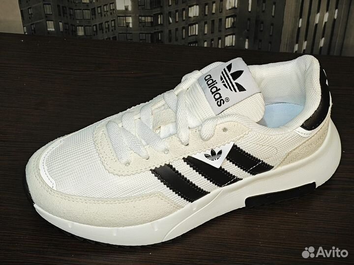 Кроссовки adidas женские белые