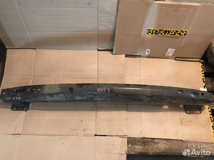 Усилитель бампера задний Volkswagen Touareg 02-10