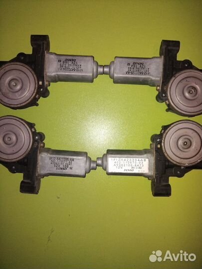 Моторчик стеклоподъемника Ford Taurus 4 2004г