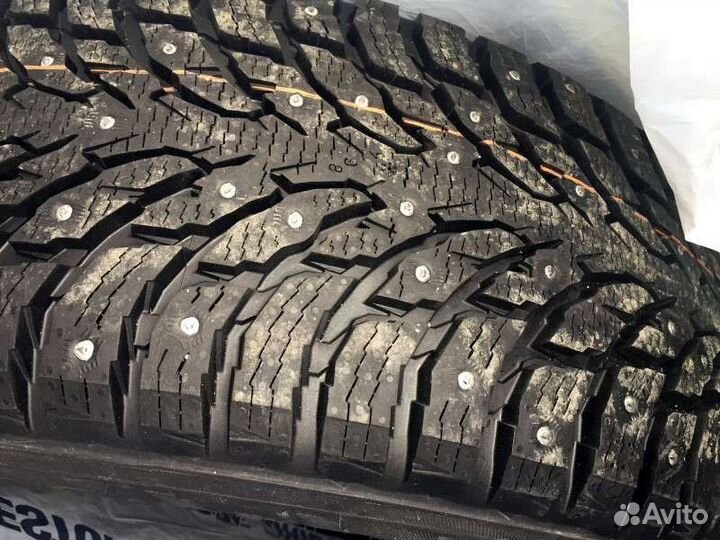 Nokian Tyres Hakkapeliitta 9 SUV 315/35 R21 и 275/40 R21