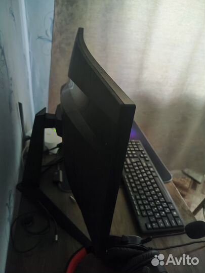 Монитор MSI G24C6