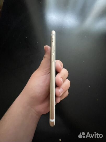 Телефон iPhone 7