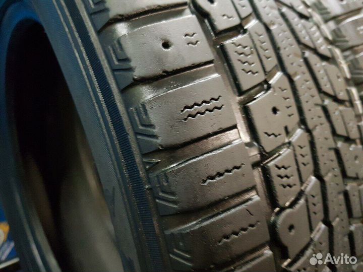 Dunlop SP Winter Ice 01 205/60 R16