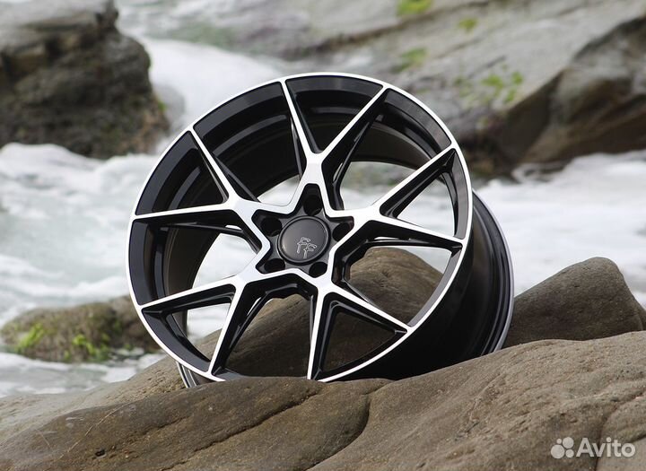 Диски R18 5x114.3 Sakura Wheels YA56. Кредит