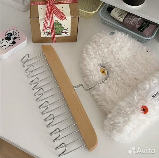 Вешалка с крючками