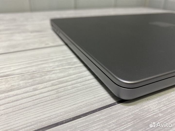 Apple MacBook Pro M1 14