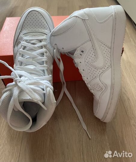 Кроссовки Nike