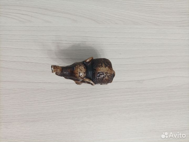 Статуэтка фен-шуй Слон из Тайланда коричневый, беж