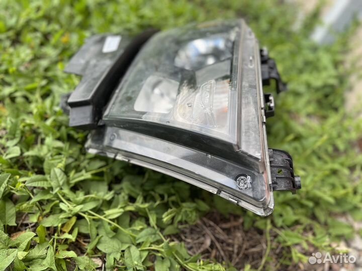 Фара правая Ram V