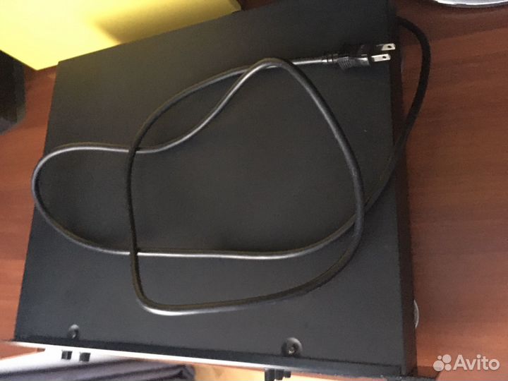 Yamaha digital equalizer DEQ5