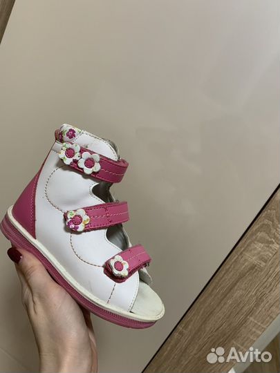 Босоножки для девочки