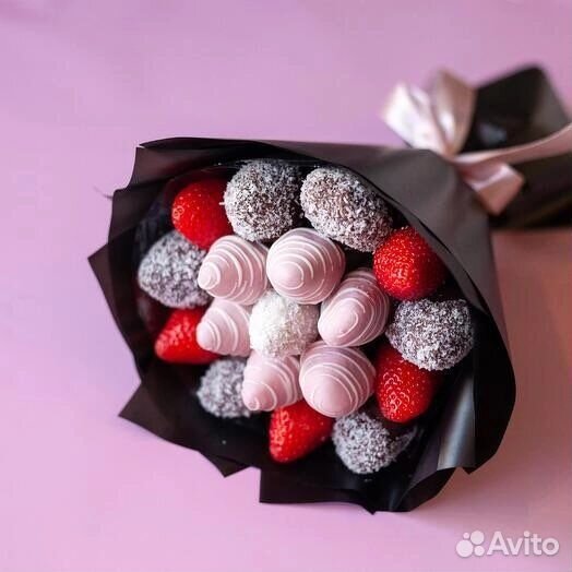 Клубника в шоколаде букет