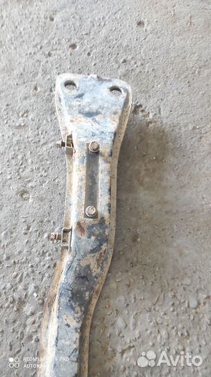 Балка передняя лыжа Mitsubishi legnum