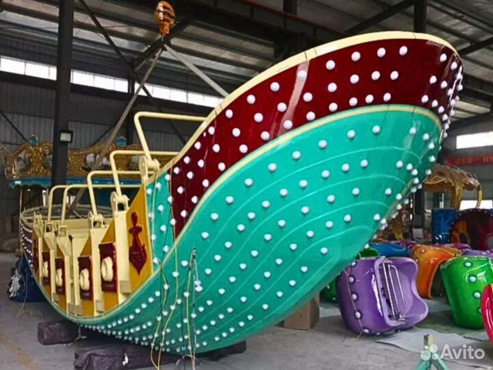 Механизированный аттракцион корабль