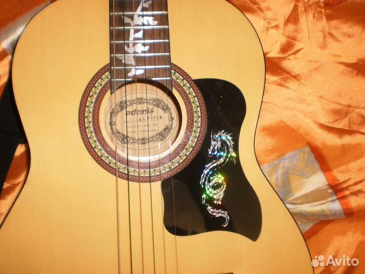 Гитара с тюнером/эквалайзером + комплект