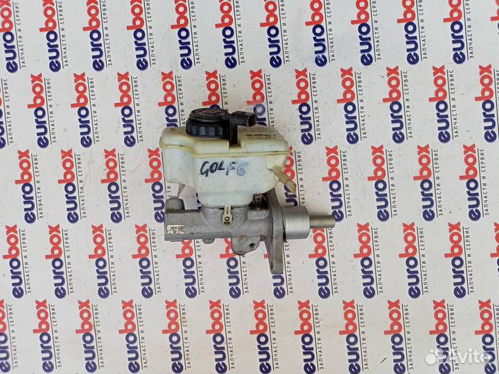Бачок главного тормозного цилиндра VW Golf VI 200