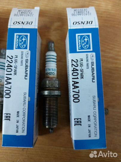Комплект свечей зажигания б/у Denso IKH20 Subaru