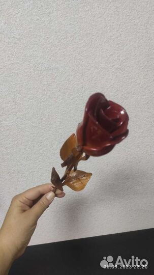 Роза деревянная сувенир