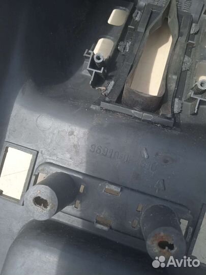 Подлокотник Nissan Terrano 2 Ниссан Террано 2