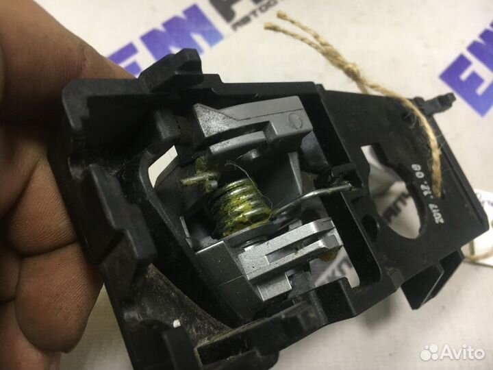 Ручка двери передней внутренняя левая Киа Рио 4