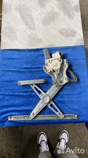 Маханизм стеклоподъёмника Toyota Avensis T250