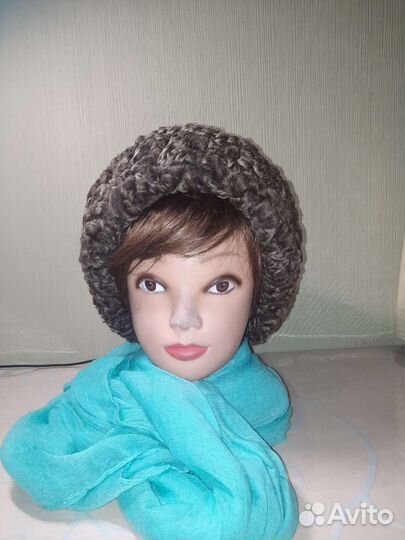 Шапка женская из каракуля зимняя