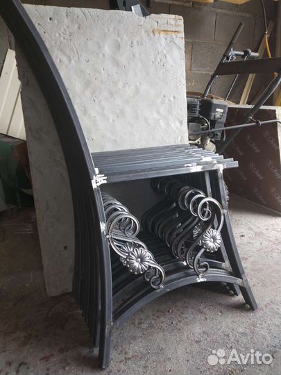 Боковина для скамеек с дополнительными узорами