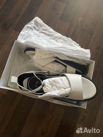 Новые Босоножки 38