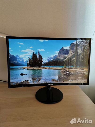 Монитор Samsung C24F390FHI