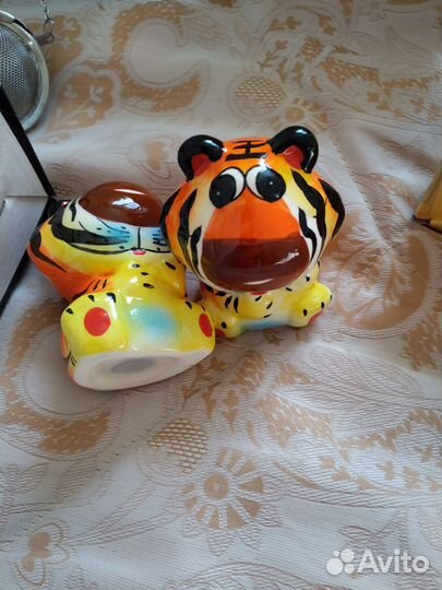 Кухонные мелочи, вешалка, ситечко, менажница и др