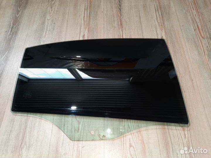 Стекло боковое двери Geely emgrand EC7 Прав