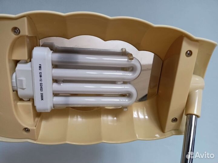 Лампа настольная с часами